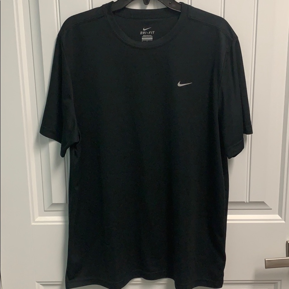 GUC NIKE DRI-FIT BLACK SHIRT SIZE XLARGE